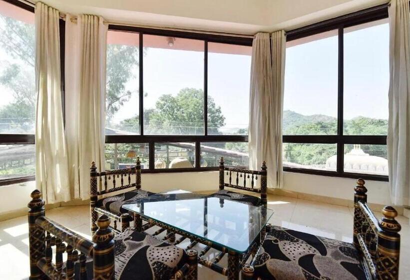 Hotelli Empire Palace