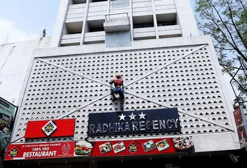 Hotelli Radhika Regency