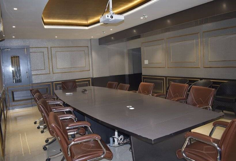 Hôtel Radhika Regency