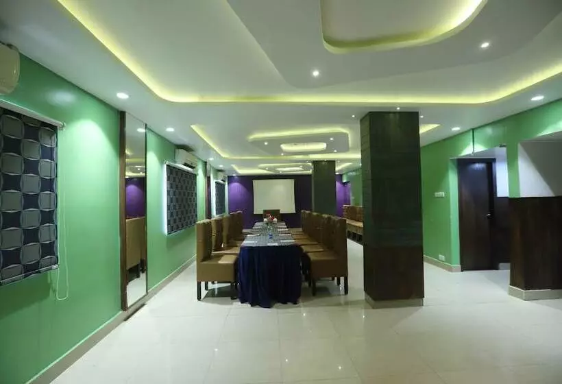 Hotelli Radhika Regency