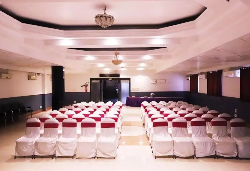 Hotelli Radhika Regency