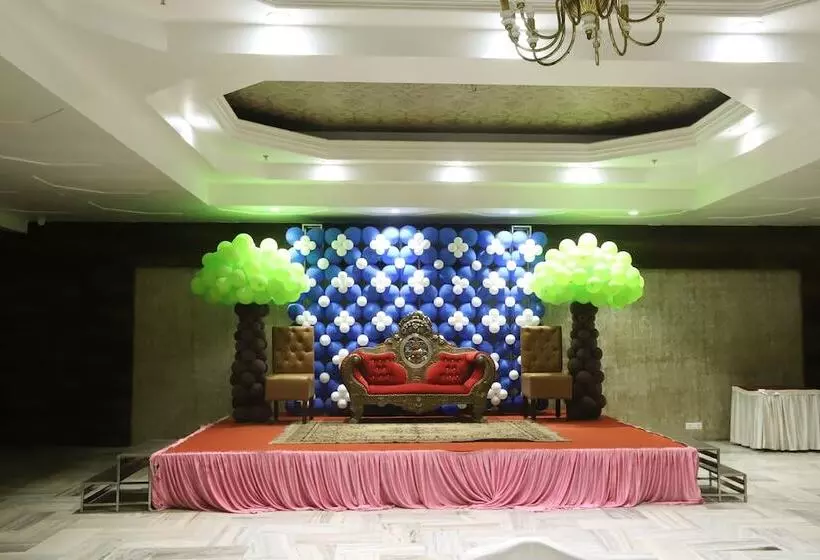 Hotelli Radhika Regency