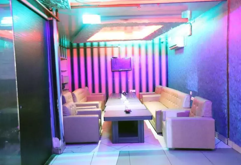 Hotelli Radhika Regency