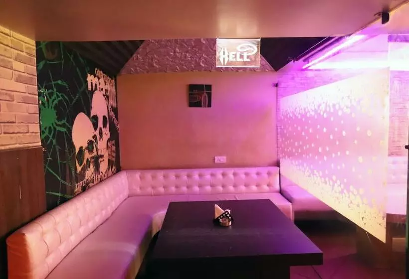 Hotelli Radhika Regency