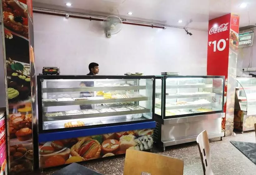 Hotelli Radhika Regency