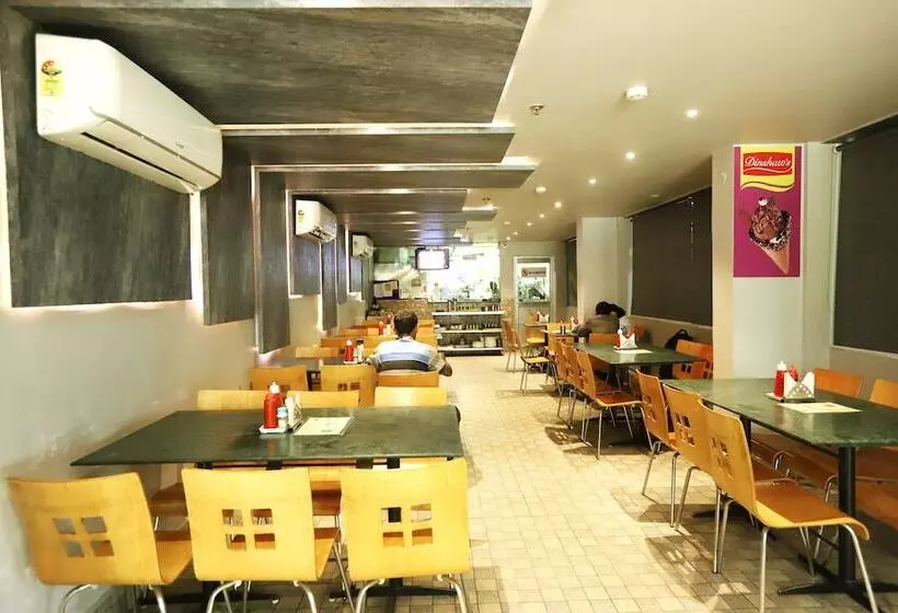 Hotelli Radhika Regency