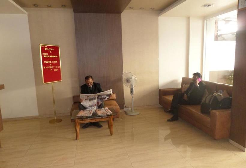 ホテル Risshi Residency