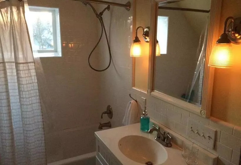 Aberdeen Stone Cottage B&b