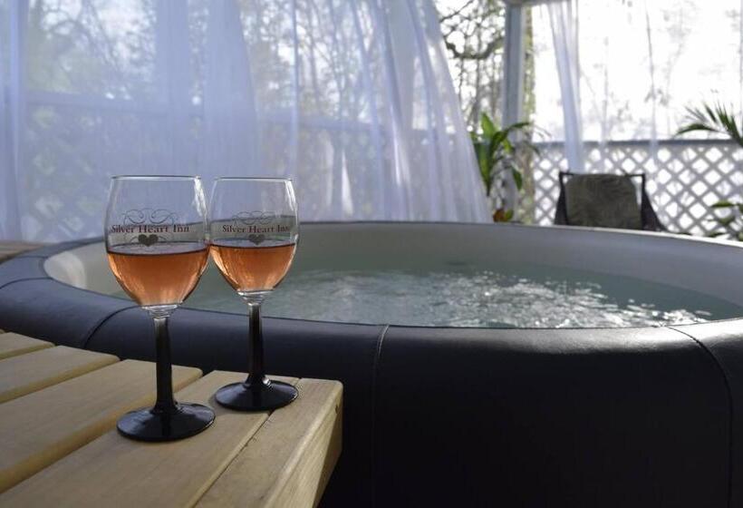 민박 Silver Heart Inn & Cottages