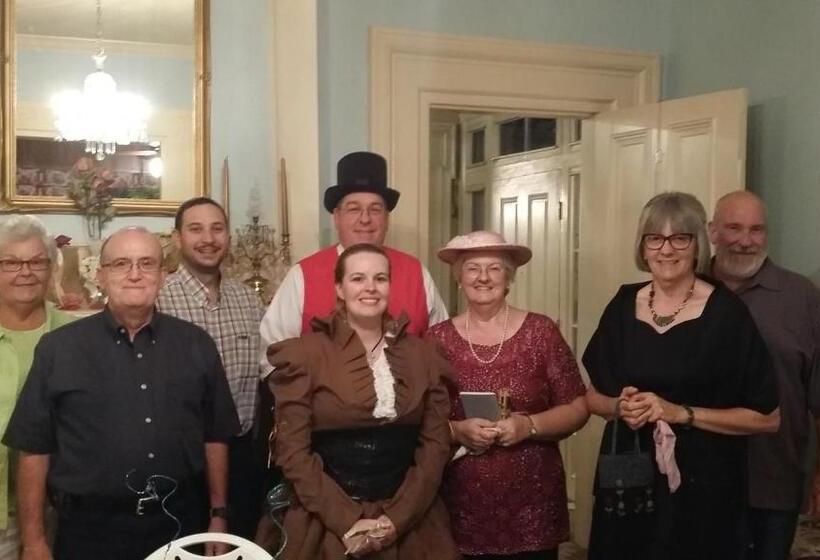 민박 Silver Heart Inn & Cottages