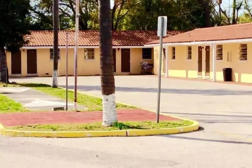 Cadillac Motel