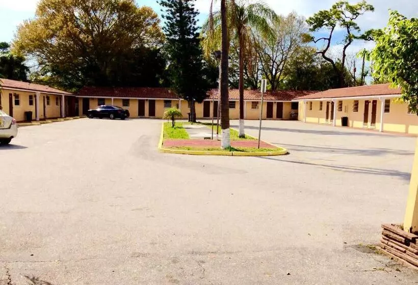 Cadillac Motel