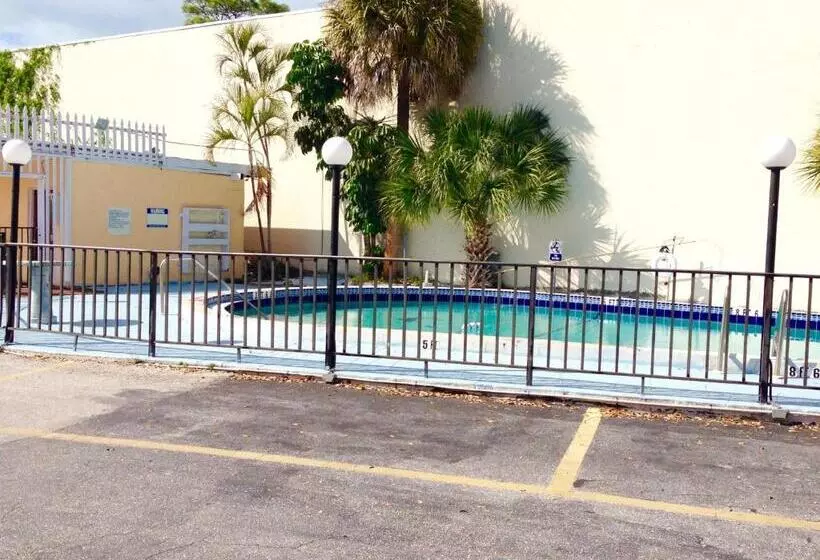Cadillac Motel