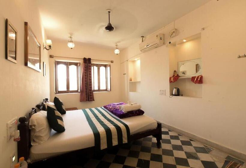 Hostel Renuka
