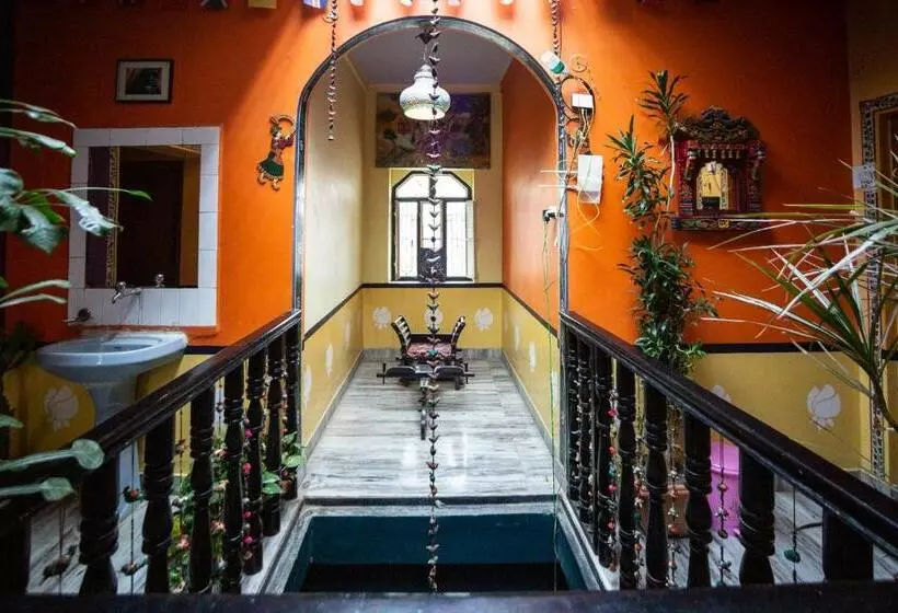 Hotel Everest