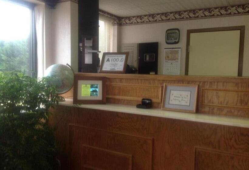 Отель Highway Inn