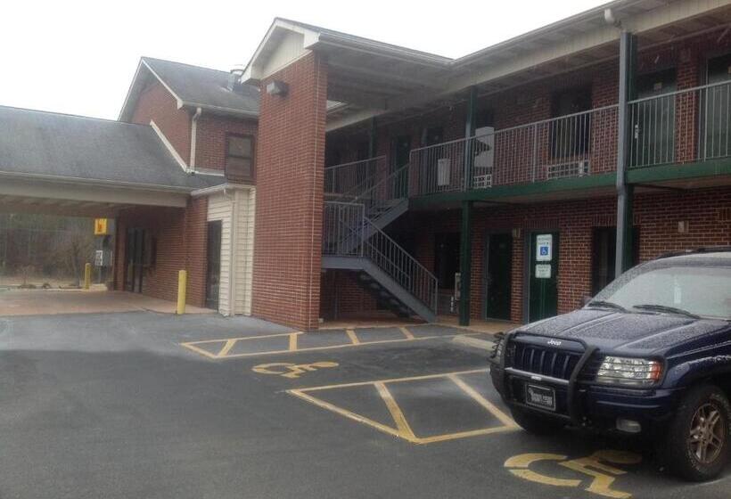 Отель Highway Inn