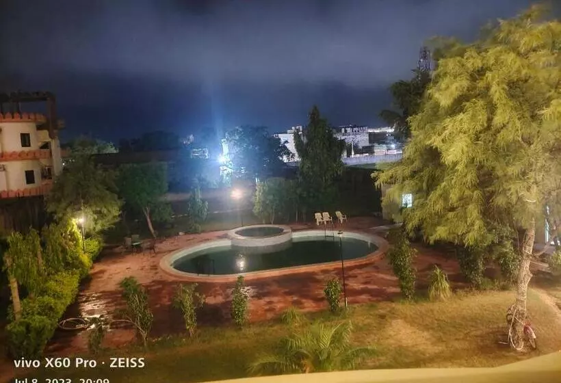 Hotel Hill View