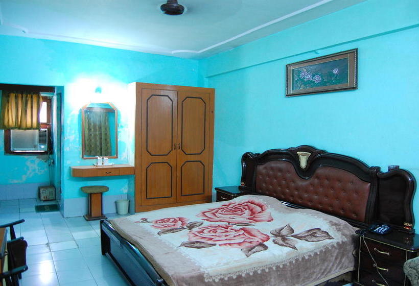 فندق Viren International