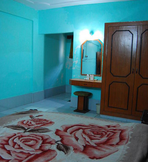 فندق Viren International