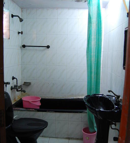 فندق Viren International