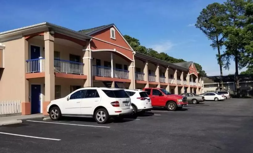 モーテル Budget Lodge