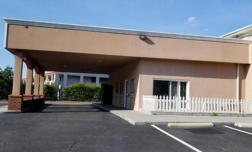 فندق على الطريق Budget Lodge