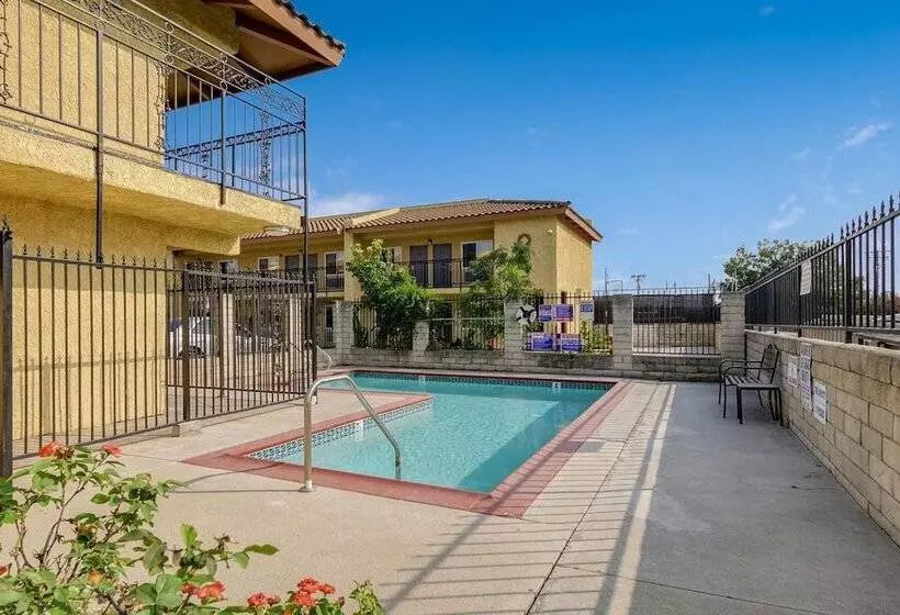 Motelli Hacienda Inn