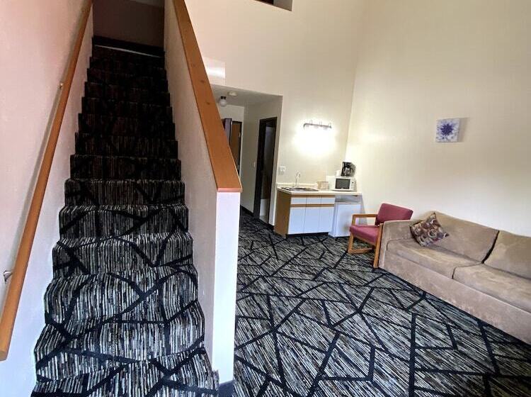 汽车旅馆 Woodland Inn & Suites