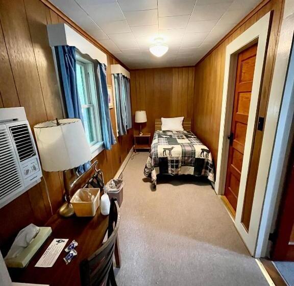 Mount Coolidge Motel