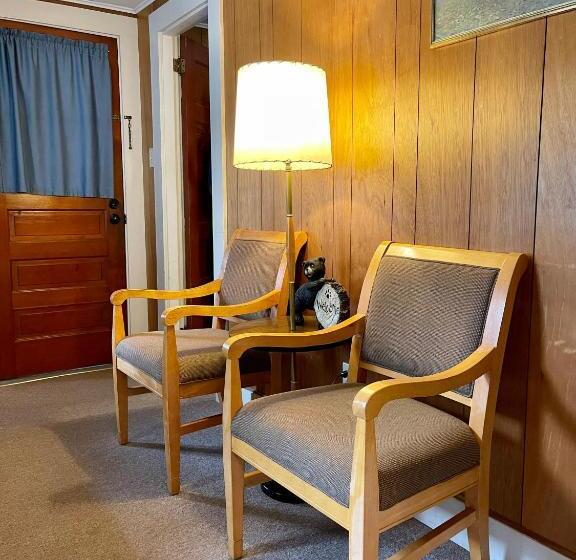 Mount Coolidge Motel