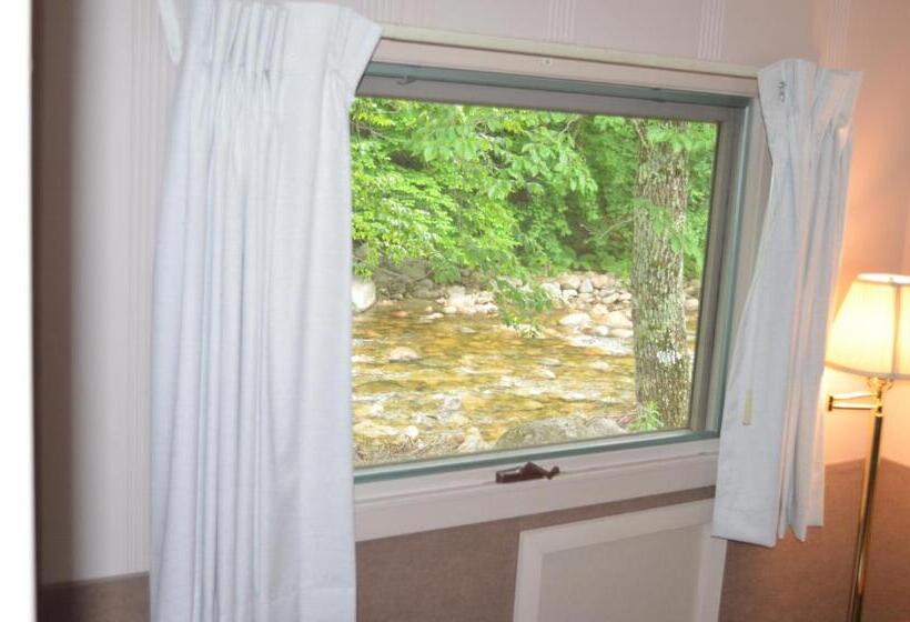 Mount Coolidge Motel