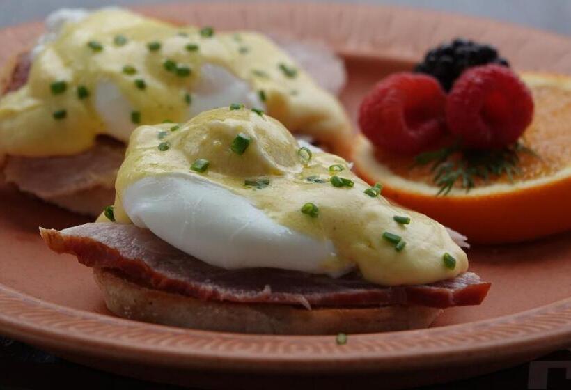 Ray's Bucktown Bed And Breakfast