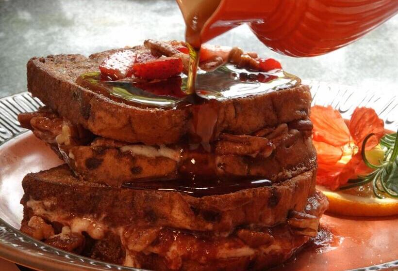 Ray's Bucktown Bed And Breakfast