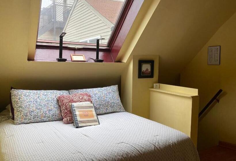 Ray's Bucktown Bed And Breakfast