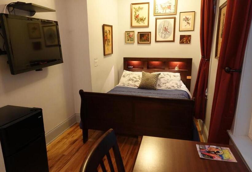 Ray's Bucktown Bed And Breakfast