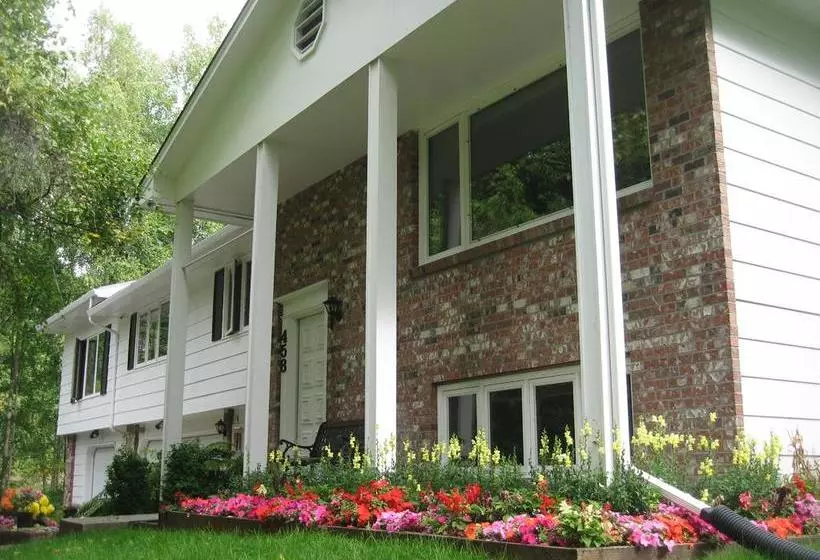 Ak Golden Umbrella Bed & Breakfast