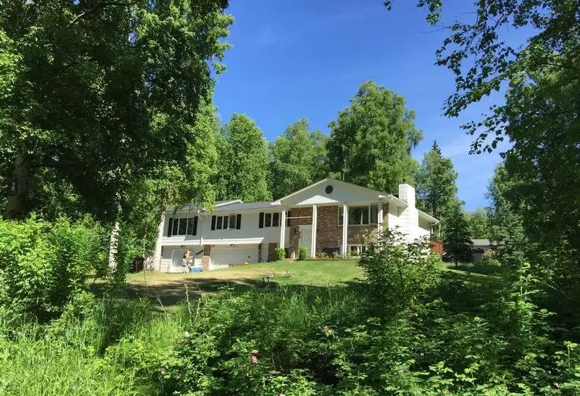 Ak Golden Umbrella Bed & Breakfast