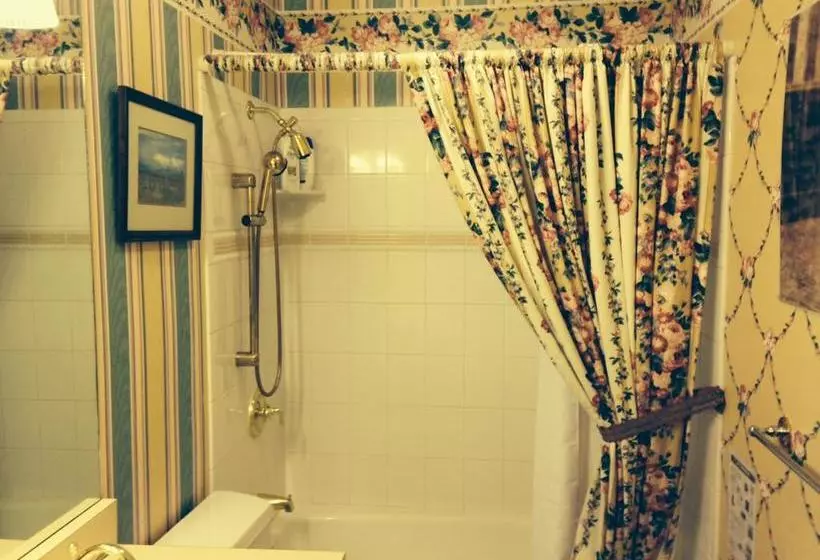 Ak Golden Umbrella Bed & Breakfast