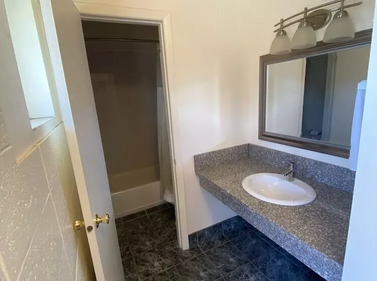 Budget Inn Motel