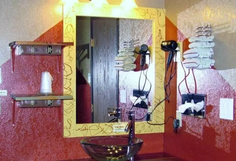 Earth Inn Motel