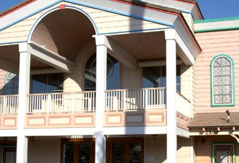 모텔 Days Inn By Wyndham Bakersfield