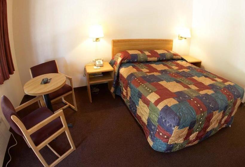 모텔 Days Inn By Wyndham Bakersfield