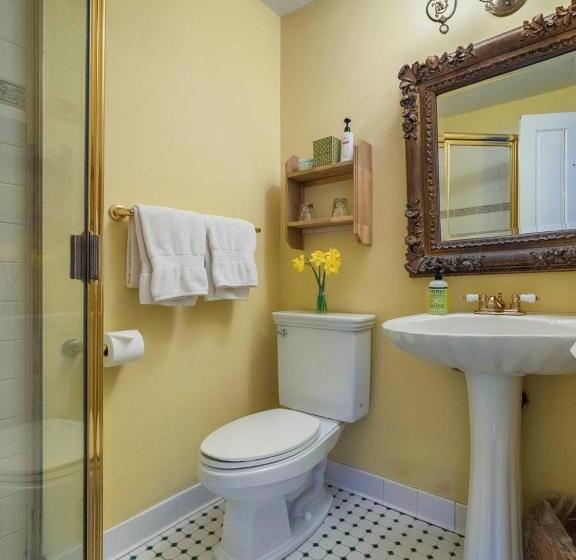 George Brooks House B&b