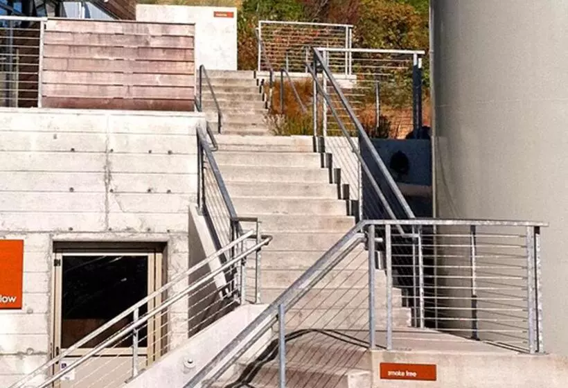 ホテル Island Inn At 123 West
