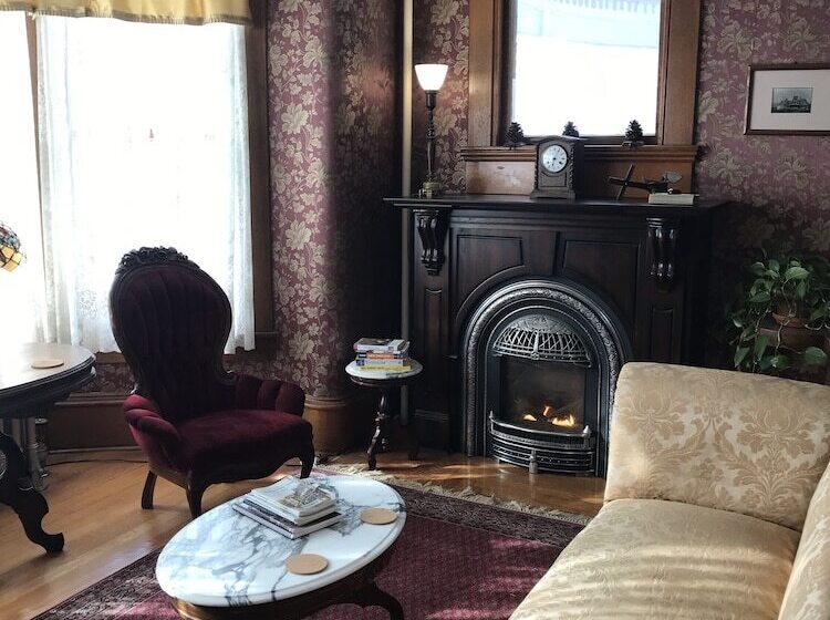 Maplecroft Bed & Breakfast