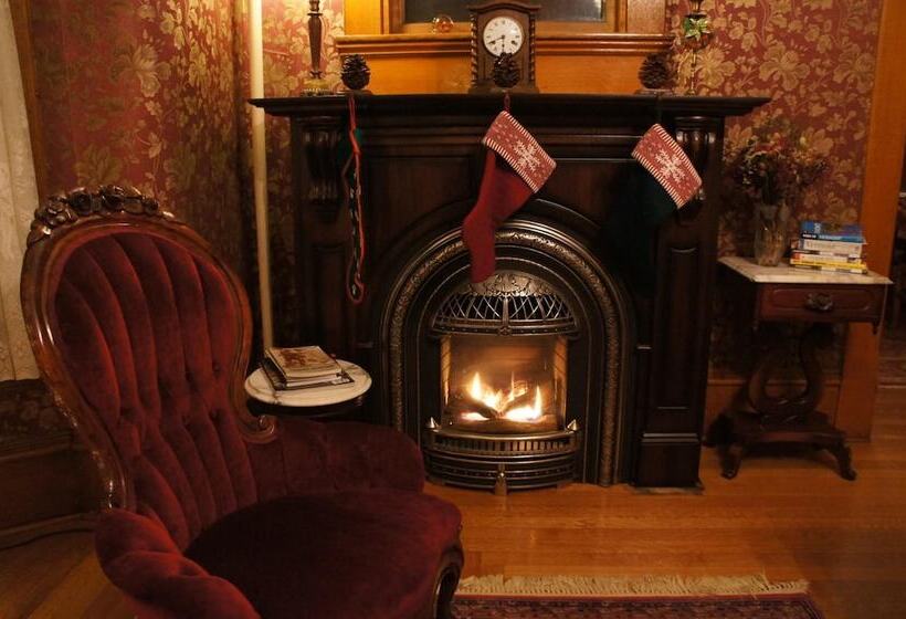 Maplecroft Bed & Breakfast