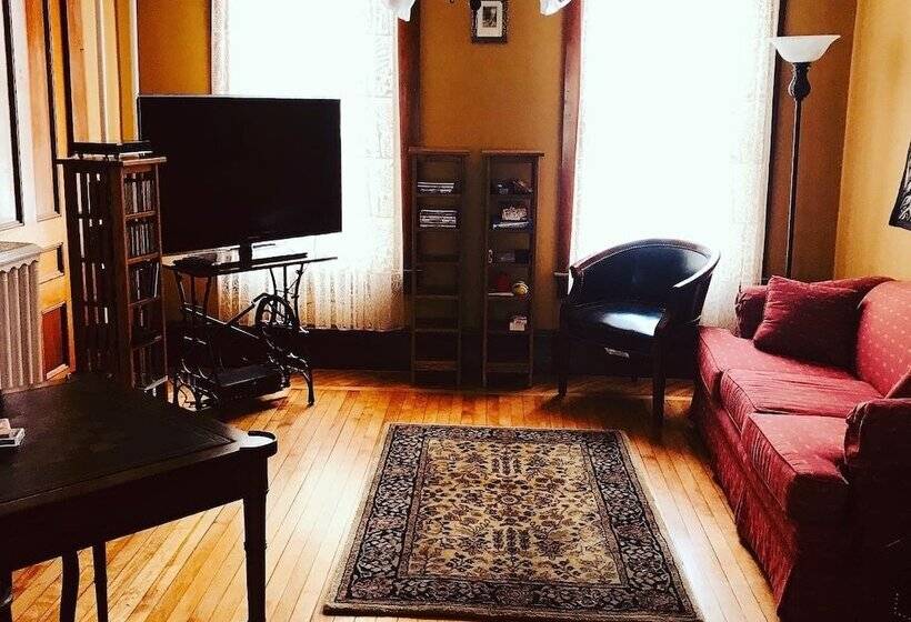 Maplecroft Bed & Breakfast