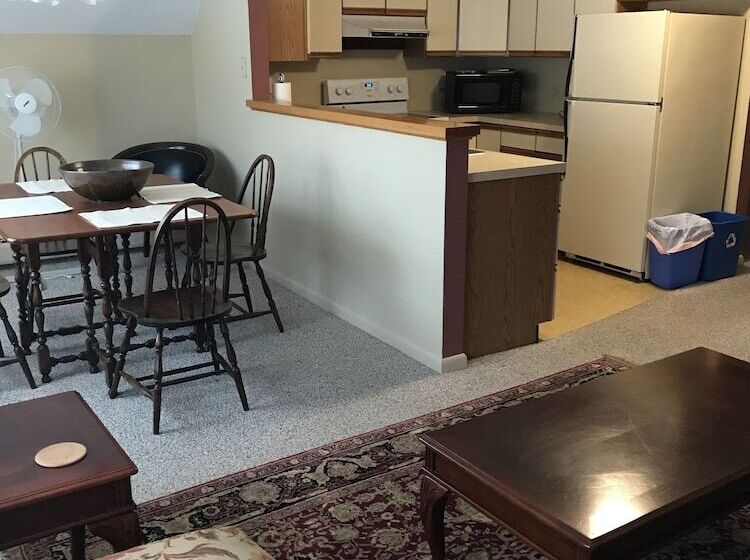 Maplecroft Bed & Breakfast