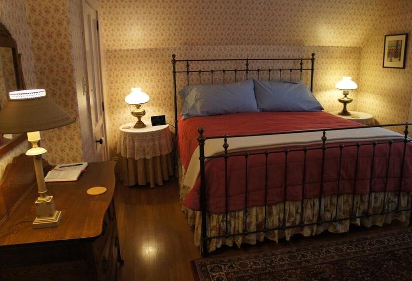 Maplecroft Bed & Breakfast